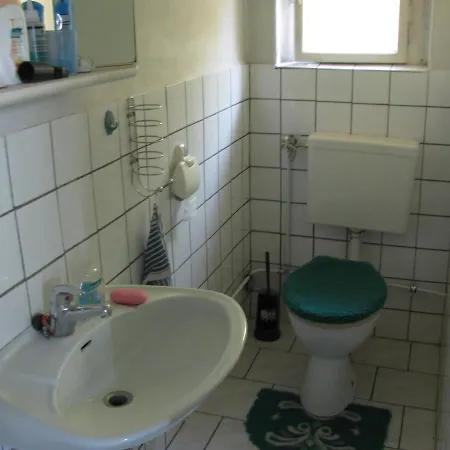 In Fuer 2 Personen Und 1 Kind Bis 6 Jahren *